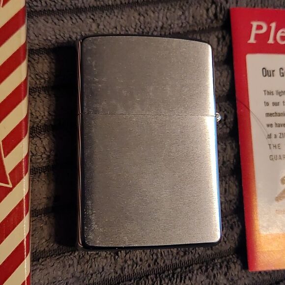 Unfired 1950's 60's Zippo lighter In Original Box - Picture 3 of 4